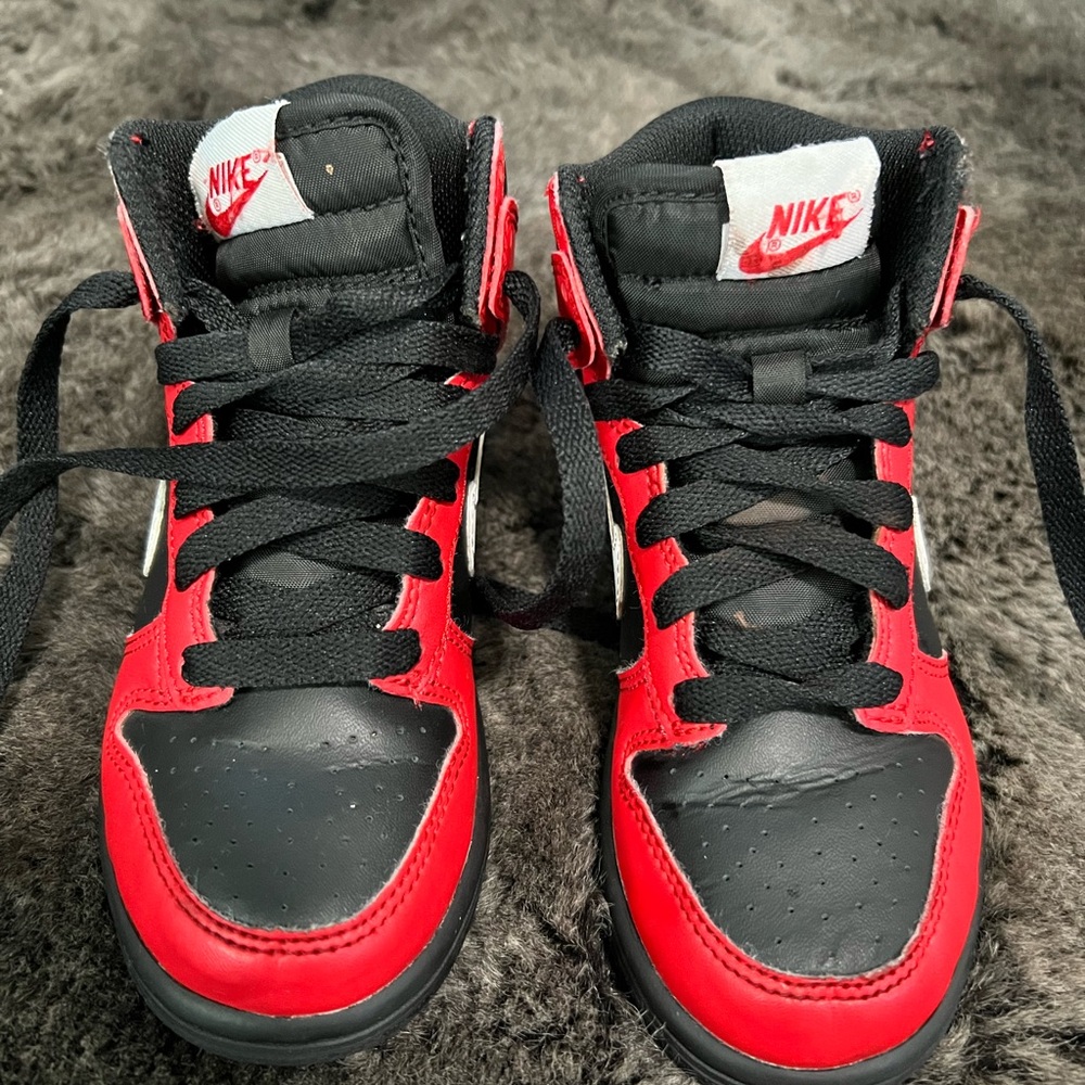 Nike Kids Black/Red High Top Dunk Sneakers Size 11C